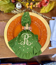 Load image into Gallery viewer, Gold Dot Dinner Napkins
